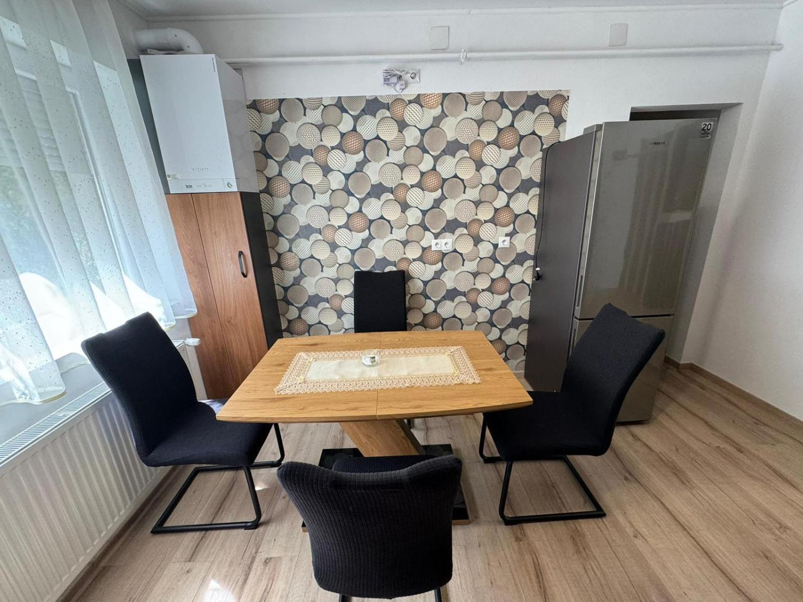 Bingo Apartman Cristuru Secuiesc Εξωτερικό φωτογραφία